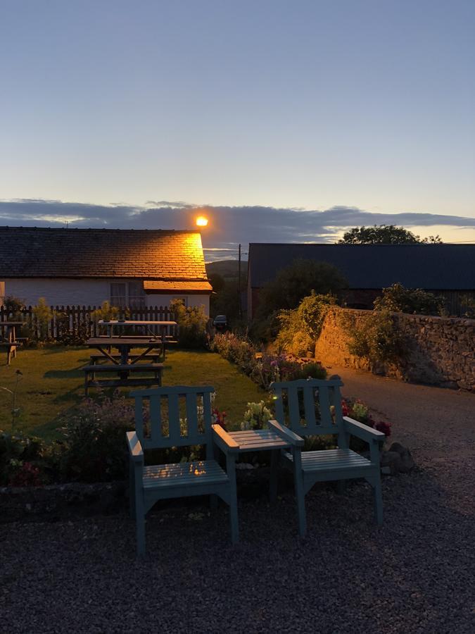 The Crown Inn Wentnor Exterior foto